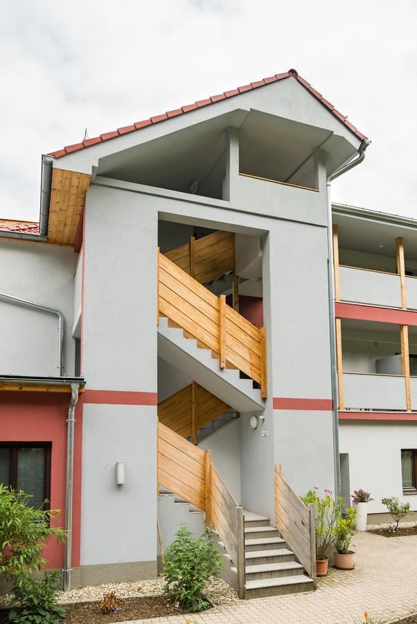 Smart Liv'In Laabnerhof Apartment Laaben ภายนอก รูปภาพ